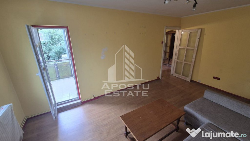 Apartament 3 camere, etaj 2/4, 2 balcoane, centrala propr... 