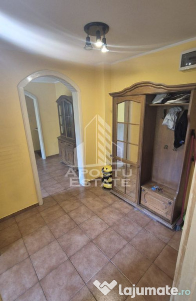 Apartament 3 camere, etaj 2/4, 2 balcoane, centrala propr... 