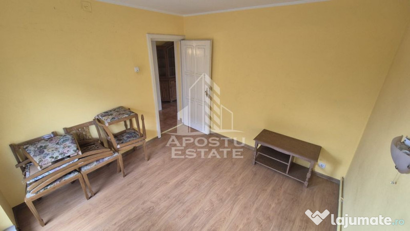 Apartament 3 camere, etaj 2/4, 2 balcoane, centrala propr... 