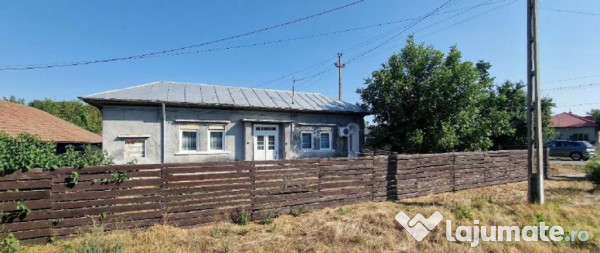 Cota de 3/6 din casa situata in comuna Curcani, Jud Calarasi 