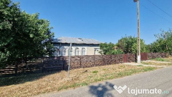 Cota de 3/6 din casa situata in comuna Curcani, Jud Calarasi 