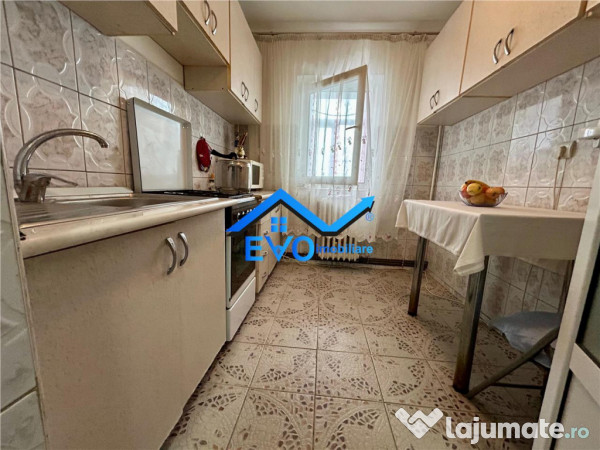 Apartament de inchiriat cu 2 camere, decomandat, 53 mp, zona 