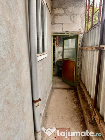 Casa, 4 camere, în zona Km 5, Constanta, 