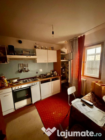 Casa, 4 camere, în zona Km 5, Constanta, 