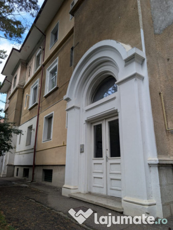 Aviatori-bloc tip vilă- 2 camere- renovat recent- boxă pe