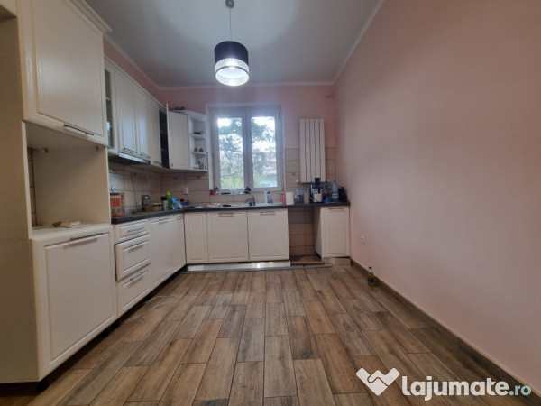 Aviatori-bloc tip vilă- 2 camere- renovat recent- boxă pe