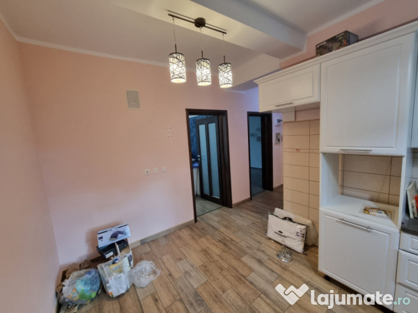 Aviatori-bloc tip vilă- 2 camere- renovat recent- boxă pe