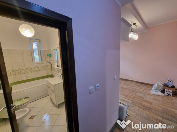 Aviatori-bloc tip vilă- 2 camere- renovat recent- boxă pe