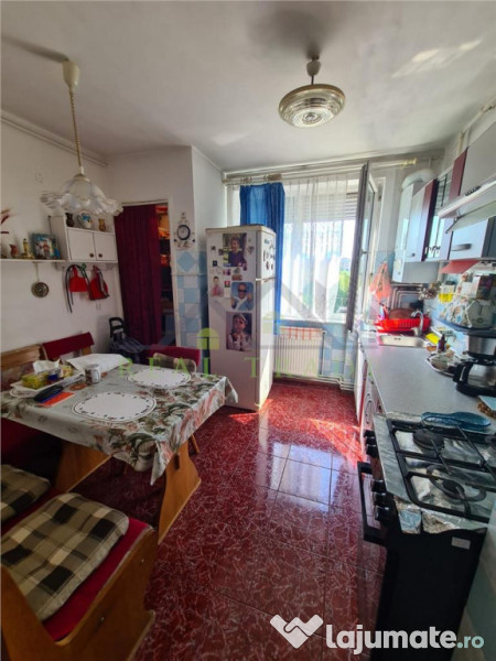 Apartament 3 camere zona Centrul- Civic