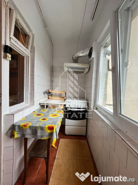 Apartament cu 2 camere, decomandat, situat in Plavat II