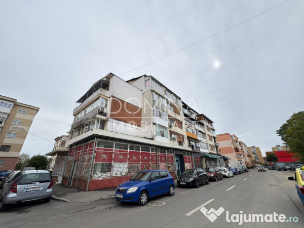 Spatiu comercial 150 mp, vitrina stradala 25 m.l. - 9 Mai 