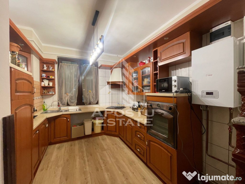 Vila tip duplex, P+1E+M, Poiana Marului 