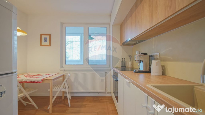 Apartament cu 3 camere de închiriat B-dul Victoriei 