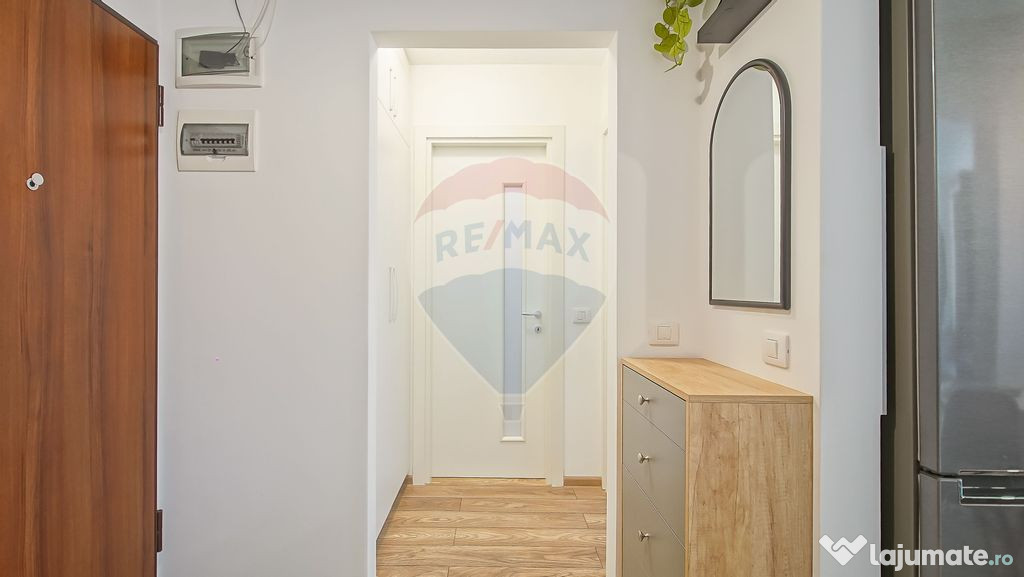 Apartament cu 2 camere și boxă de vânzare la Top City ... 