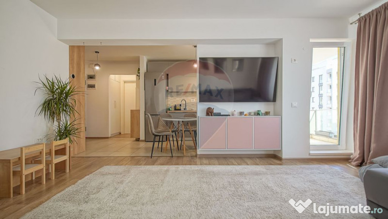 Apartament cu 2 camere și boxă de vânzare la Top City ... 