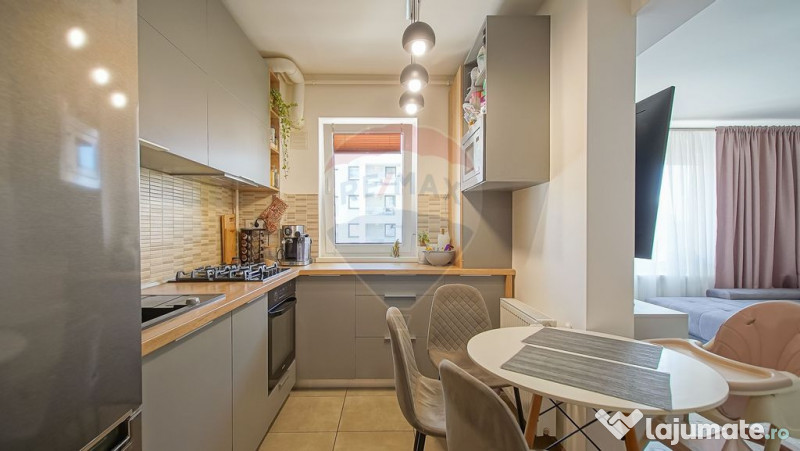 Apartament cu 2 camere și boxă de vânzare la Top City ... 