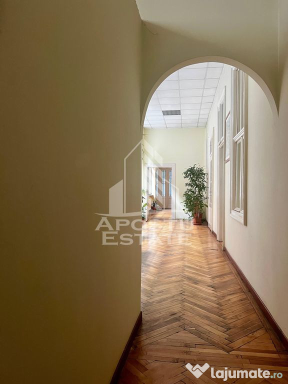 Apartament cu 5 camere,zona Ultracentral