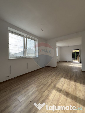 Casă complet renovată la interior în cartierul Vitrometan 