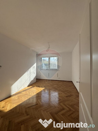 Casă complet renovată la interior în cartierul Vitrometan 