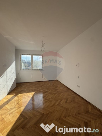 Casă complet renovată la interior în cartierul Vitrometan 