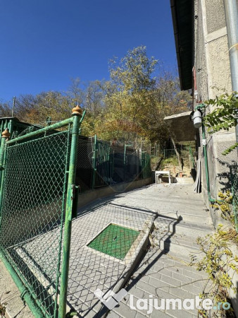 Casă complet renovată la interior în cartierul Vitrometan 