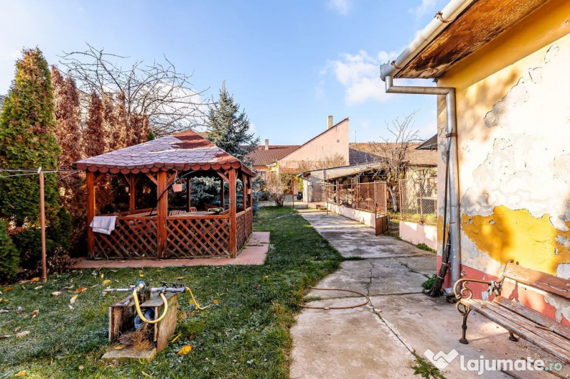 Locuință spațioasă cu grădină mare, în Aradul Nou,... 