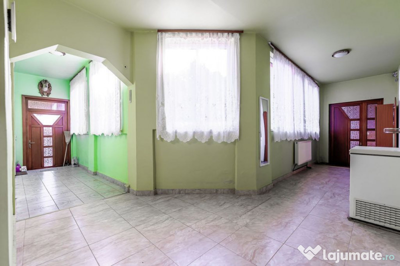 Locuință spațioasă cu grădină mare, în Aradul Nou,... 