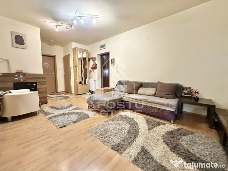 Apartament cu 3 camere, debara si terasa inchisa de 12 mp... 
