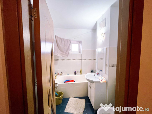 Apartament 3 camere structura mare zona Electrica- 13 Decemb