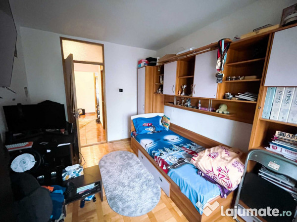 Apartament 3 camere structura mare zona Electrica- 13 Decemb