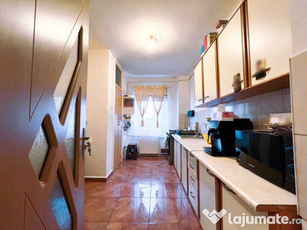 Apartament 3 camere structura mare zona Electrica- 13 Decemb