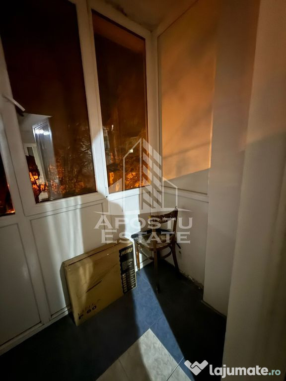 Apartament cu 3 camere | Decomandat | Etaj 2/4 | Centrala...