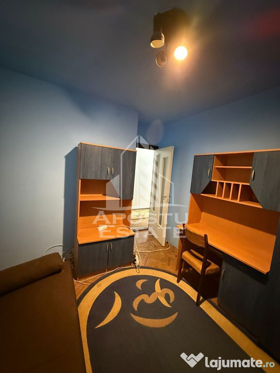 Apartament cu 3 camere | Decomandat | Etaj 2/4 | Centrala...