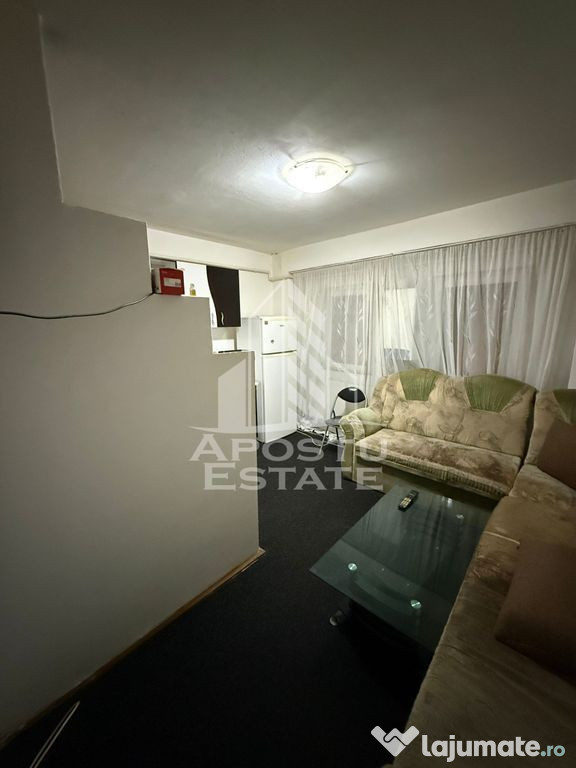 Apartament cu 3 camere | Decomandat | Etaj 2/4 | Centrala...