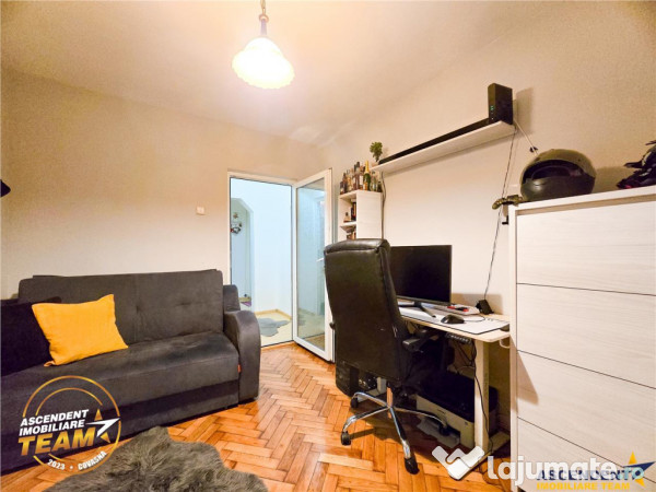 Schimb cu 2 camere plus diferenta: 3 camere,Central,decoman