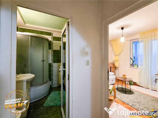 Schimb cu 2 camere plus diferenta: 3 camere,Central,decoman