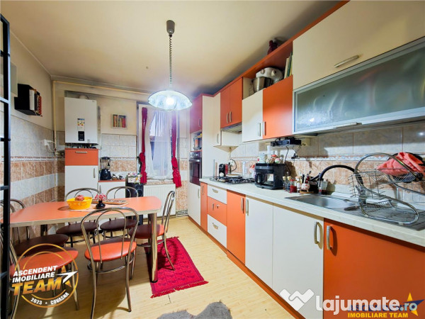 Schimb cu 2 camere plus diferenta: 3 camere,Central,decoman