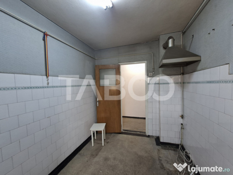 Cenusareasa apartamentelor - renovabil- balcon pivnita Mihai