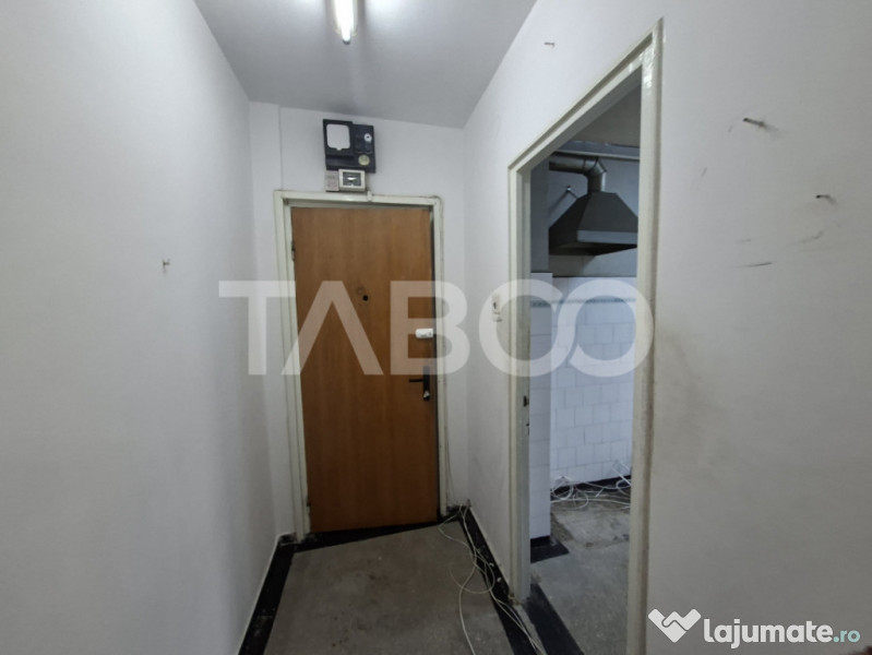 Cenusareasa apartamentelor - renovabil- balcon pivnita Mihai