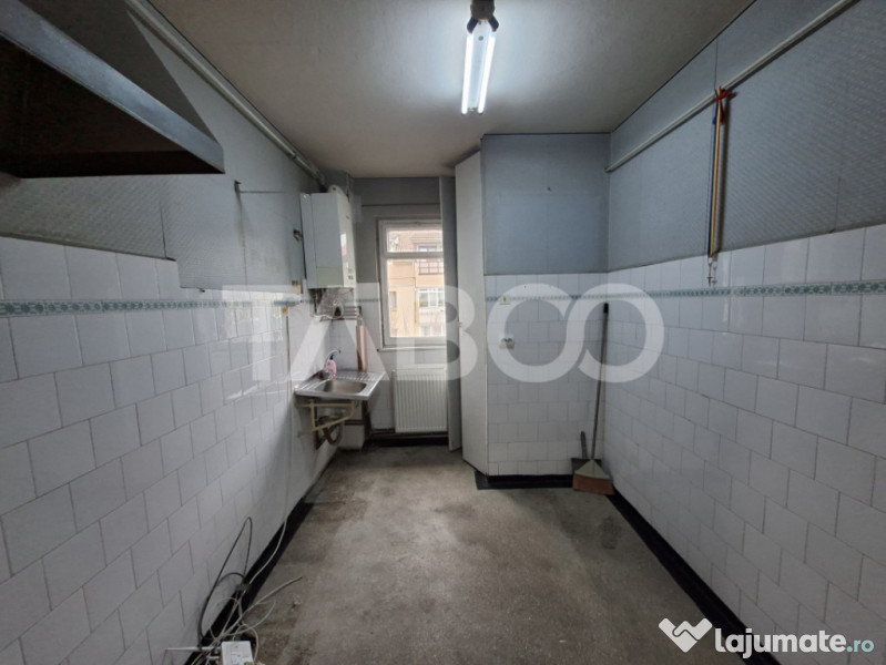 Cenusareasa apartamentelor - renovabil- balcon pivnita Mihai