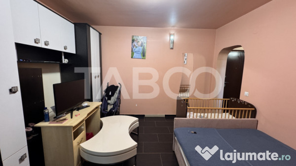 Garsoniera de inchiriat 25mp mobilata utilata parcare balcon