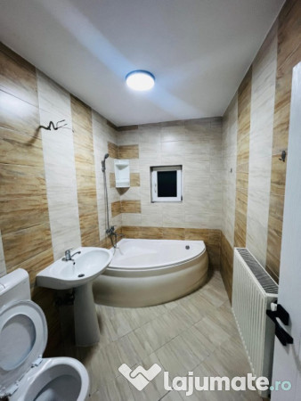 Apartament cu 3 camere, de inchiriat, zona Subcetate - 75000Euro 