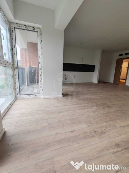 Oportunitate! Apartament 2 camere, finisat, parcare, zona Av. Iancu