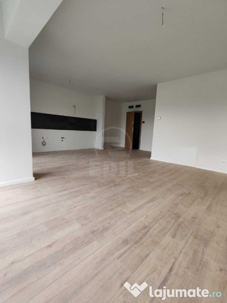 Oportunitate! Apartament 2 camere, finisat, parcare, zona Av. Iancu