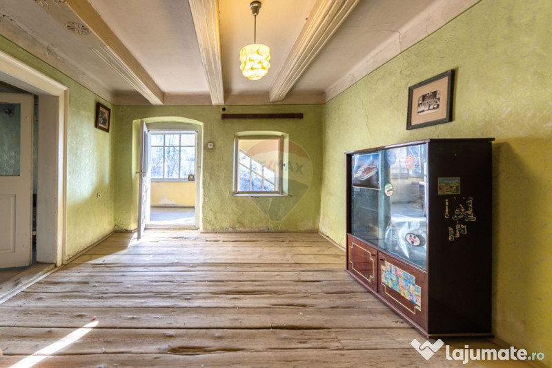 Casă cu 3 camere si teren generos de 1.519 mp în Prejme...