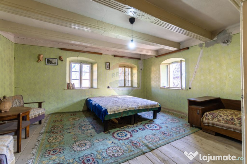 Casă cu 3 camere si teren generos de 1.519 mp în Prejme...