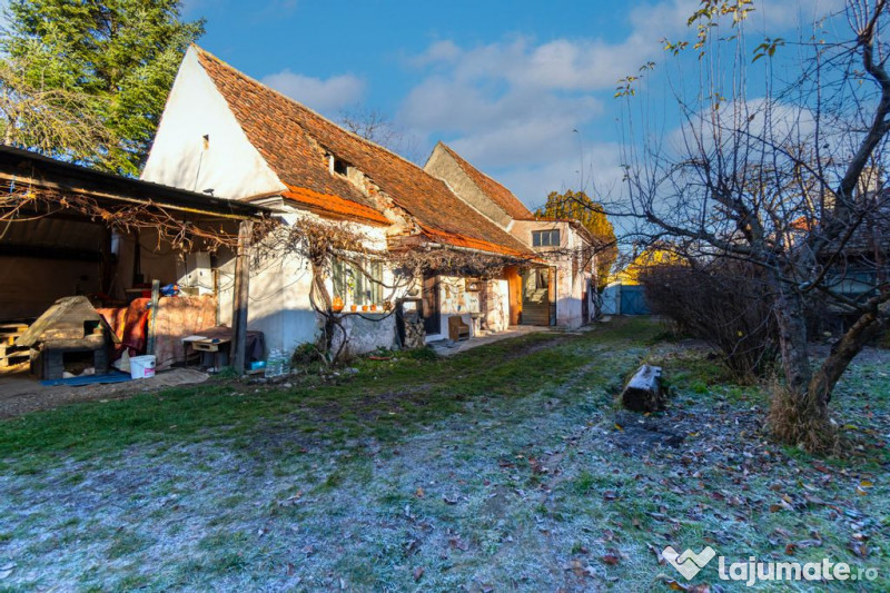Casă cu 3 camere si teren generos de 1.519 mp în Prejme...