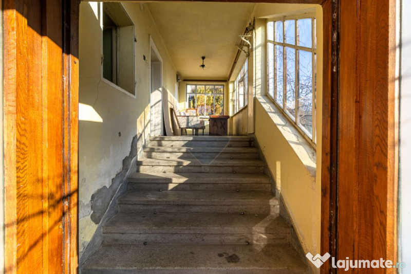 Casă cu 3 camere si teren generos de 1.519 mp în Prejme...