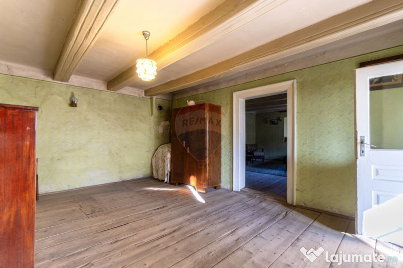 Casă cu 3 camere si teren generos de 1.519 mp în Prejme...