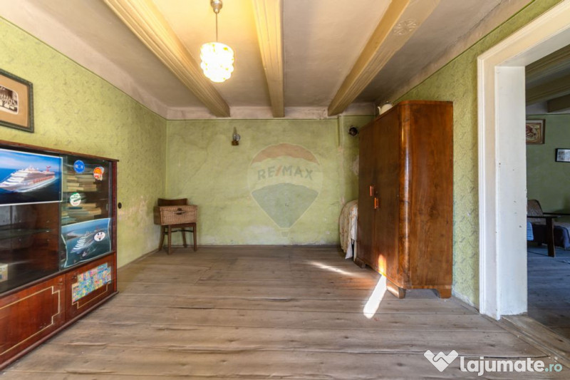 Casă cu 3 camere si teren generos de 1.519 mp în Prejme...
